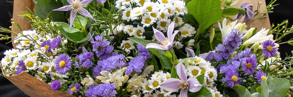 Blomster over 300kr. Blomster over 300kr.