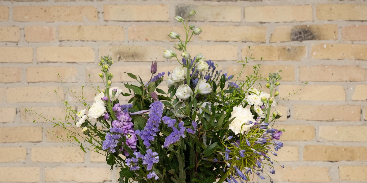 Blomster op til 300kr. Blomster op til 300kr.