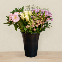 Færdigblandet blomsterbundt med friske blomster fra online blomsterbutik – køb blomsterbuket med levering direkte til døren