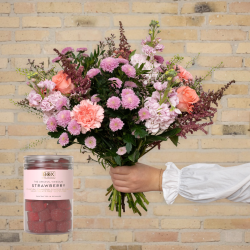 Tak for dig blomsterbuket med jordbær vingummi. Send blomster til en, du holder af. Priser er altid inkl. kort og levering. Hurtig levering. Blomsterlevering til døren