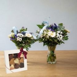 Mor barn buket, dreng med chokoladehjerter