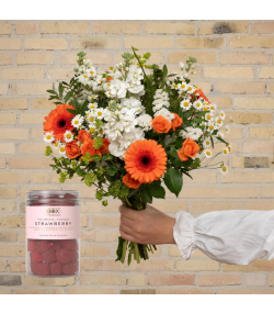 Lys sommerbuket med vingummi. Send blomster til en, du holder af. Priser er altid inkl. kort og levering. Hurtig levering. Blomsterlevering til døren