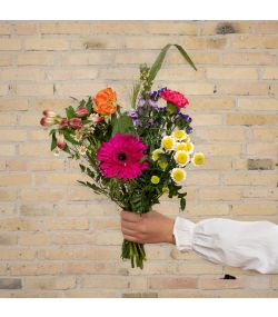 vild multifarvet blomsterbuket. send blomster. blomsterlevering. Gratis levering. 